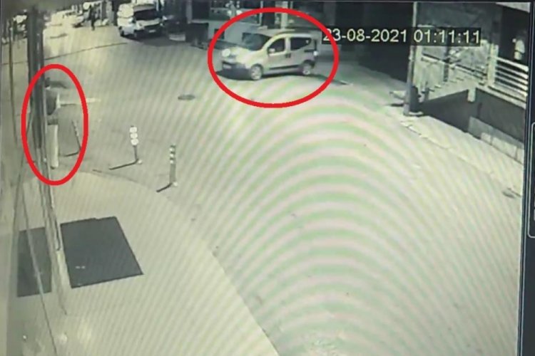 Bursa'da d&uuml;kkanın &ouml;n&uuml;nde otururken can vermişti! Kazanın g&ouml;r&uuml;nt&uuml;leri ortaya &ccedil;ıktı