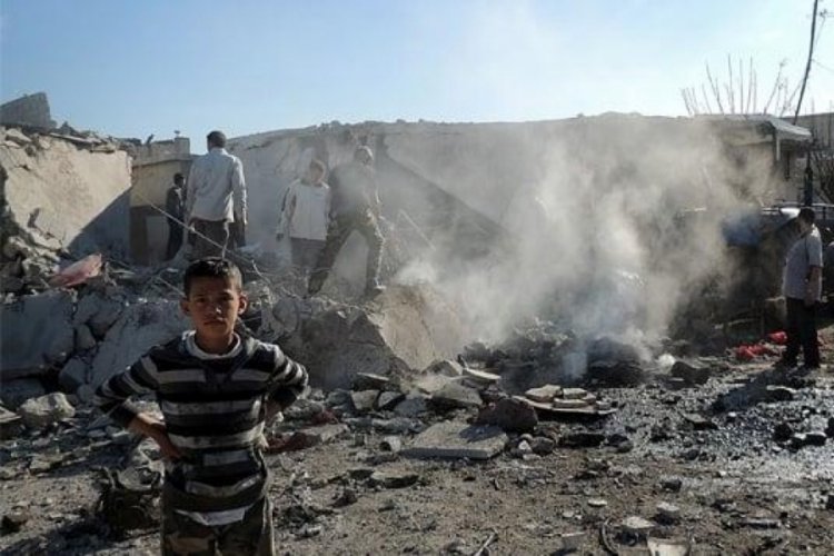 Suriye'nin Azez il&ccedil;esinde bombalı ter&ouml;r saldırısı: 3 sivil yaralandı