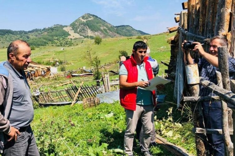 Artvin'de &ccedil;ıkan hortum, b&uuml;y&uuml;k hasara yol a&ccedil;tı!