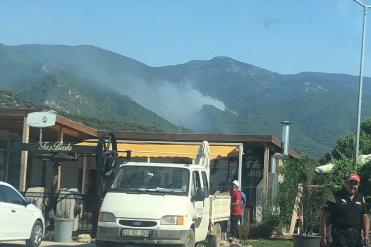 Kazdağları'nda orman yangınına havadan ve karadan m&uuml;dahale s&uuml;r&uuml;yor