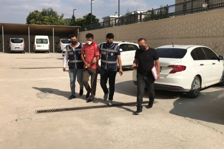 Karısına laf attığı iddia ettiği kişiyi &ouml;ld&uuml;rd&uuml;!