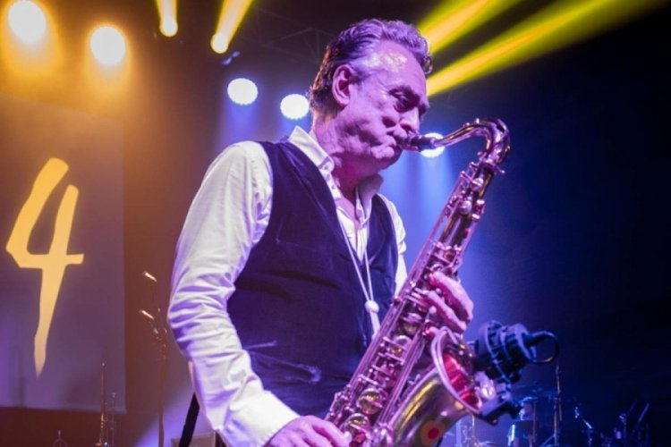 UB40'nin saksafoncusu Brian Travers kansere yenik d&uuml;şt&uuml;!