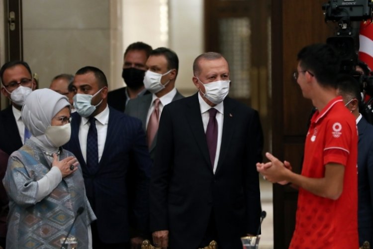 Cumhurbaşkanı Erdoğan, madalya alan milli sporcularla bir araya geldi