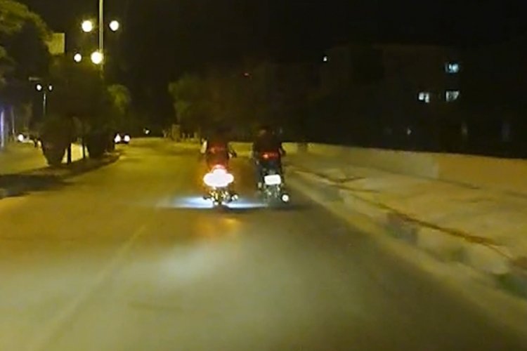 Seyir halinde tehlikeli muhabbet
