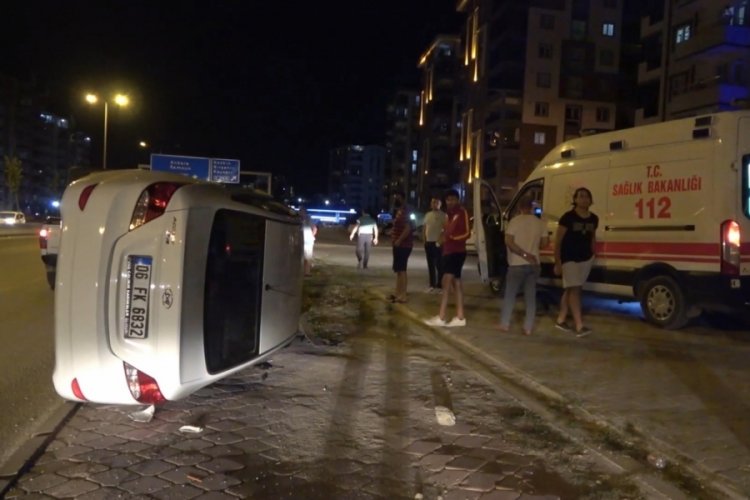 Yan yatan otomobil metrelerce s&uuml;r&uuml;klendi