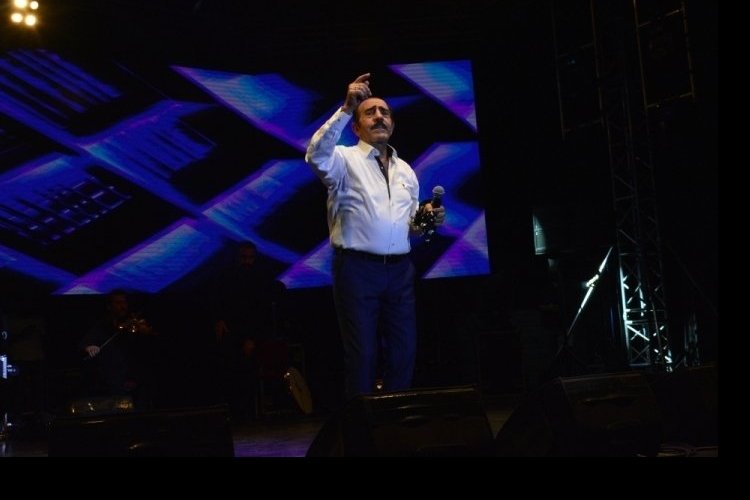 Mustafa Keser Uluslararası Bursa Festivali'nde konser verdi