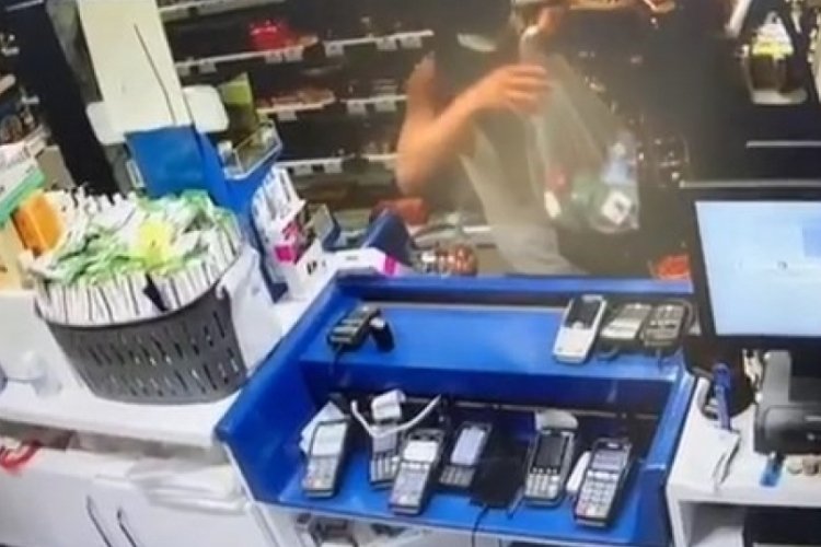 Bursa'da benzin istasyonundaki hırsızlık kameraya yansıdı