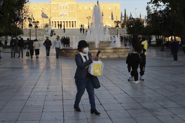 Yunanistan'da Kovid-19 aşısı olmayanlara y&ouml;nelik tedbirler arttı