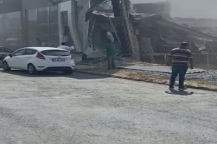 İstanbul'da sanayi sitesinde bina &ccedil;&ouml;kt&uuml;