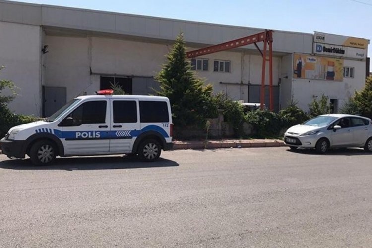 Kayseri'de ara&ccedil;ta bıraktığı 75 bin lira &ccedil;alındı!