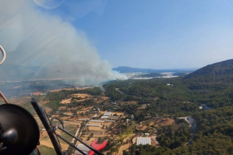 Muğla'da yangına 5 helikopter ile havadan m&uuml;dahale ediliyor