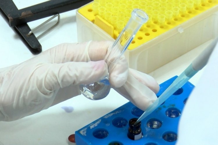 Kırtasiye &uuml;r&uuml;nleri laboratuvarda b&ouml;yle test ediliyor