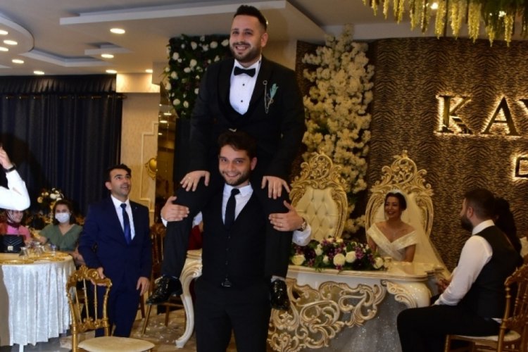 Bursa İneg&ouml;l'de arkadaşlarına danışmadan 'evet' demedi