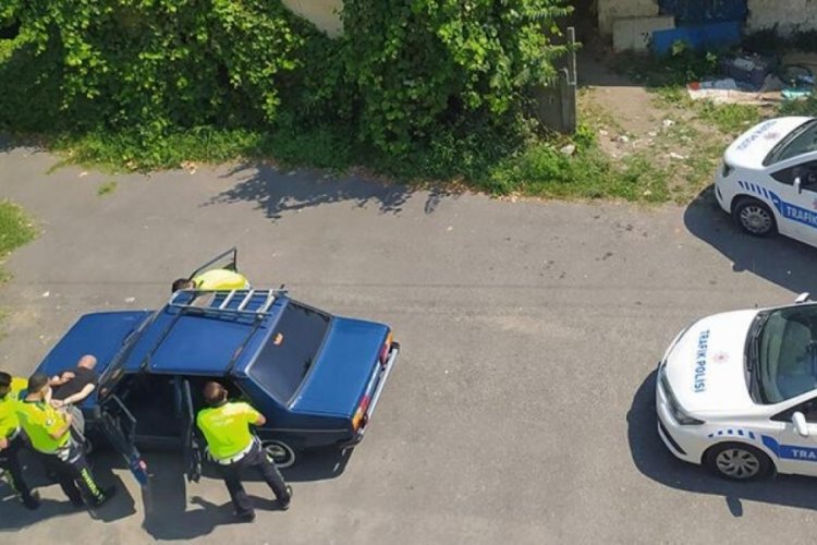 D&uuml;zce'de &ccedil;ıkmaz sokağa girince yakalandı!