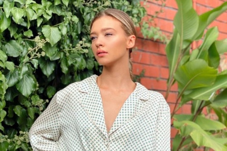 Melisa D&ouml;ngel u&ccedil;akta kriz &ccedil;ıkardı! U&ccedil;akta &ccedil;ıkan kavgayı yolcular &ccedil;ok zor ayırdı