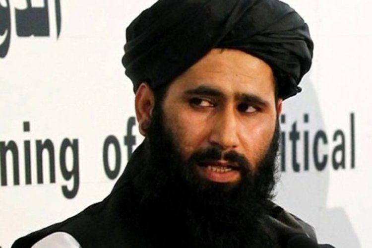 Taliban S&ouml;zc&uuml;s&uuml; M&uuml;cahid: Kadınlar bizim kız kardeşimiz, korkmalarına gerek yok!