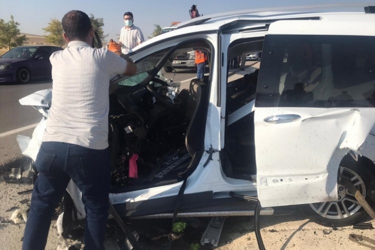 Konya'da TIR ile kamyonet çarpıştı: 6 ölü, 2 yaralı
