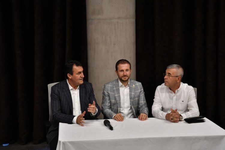 Bursa Osmangazi Belediye Başkanı D&uuml;ndar, muhtarları ağırladı