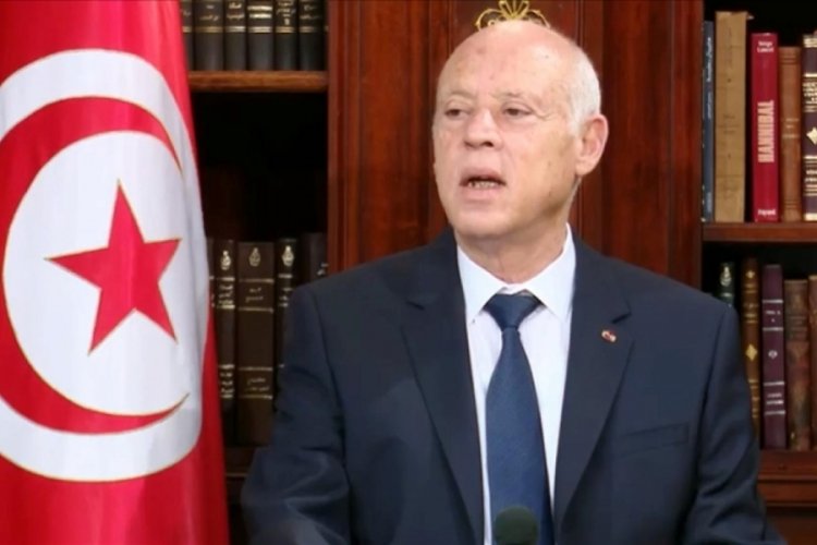 Tunus'ta Cumhurbaşkanı'nın olağanüstü yetkilerini süresiz uzatmasının belirsizliği sürüyor