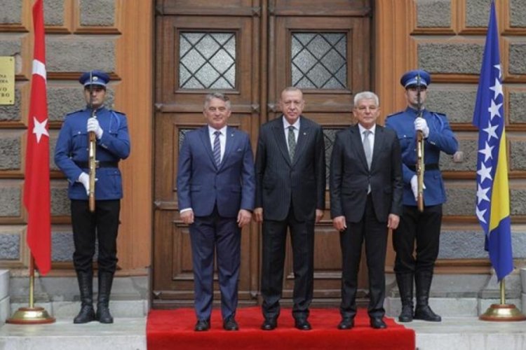 Cumhurbaşkanı Erdoğan Bosna Hersek'te resmi t&ouml;renle karşılandı