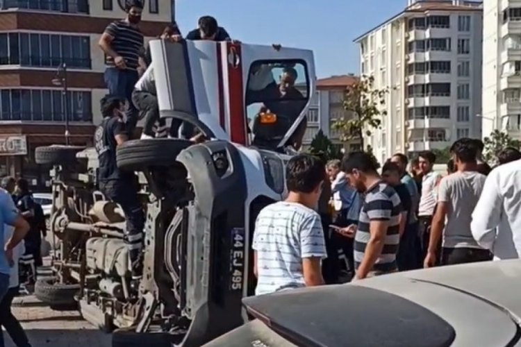 Malatya'da ambulans kaza yaptı: 6 yaralı