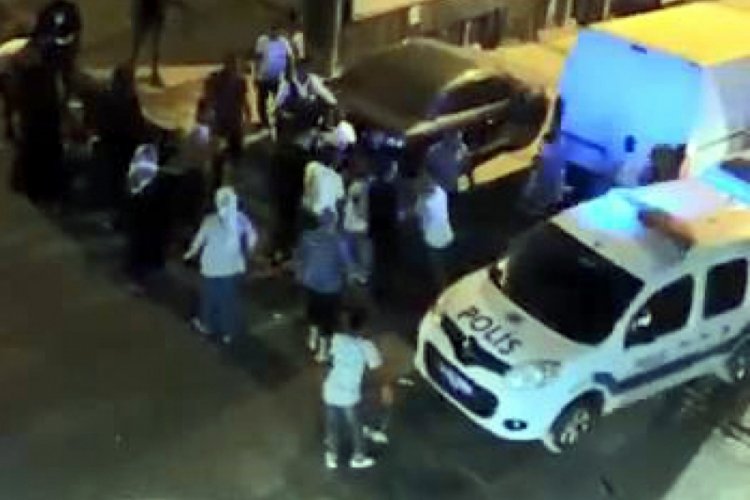 Mahalle karıştı: G&uuml;r&uuml;lt&uuml; kavgasına polis m&uuml;dahale etti
