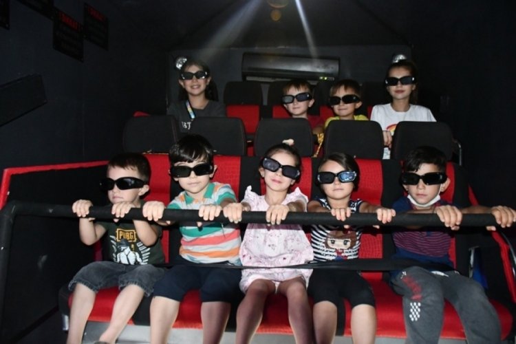 Bursa'da kırsal mahallelerde sinema ve tiyatro keyfi