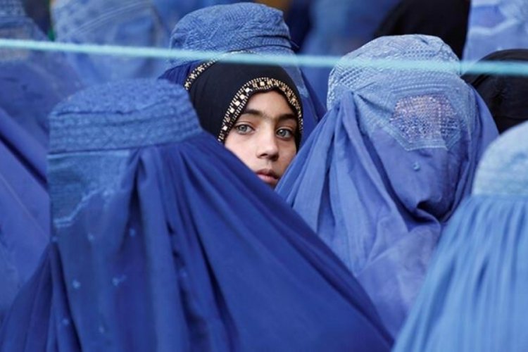 Taliban'dan kadın sağlık &ccedil;alışanlarına &ccedil;ağrı