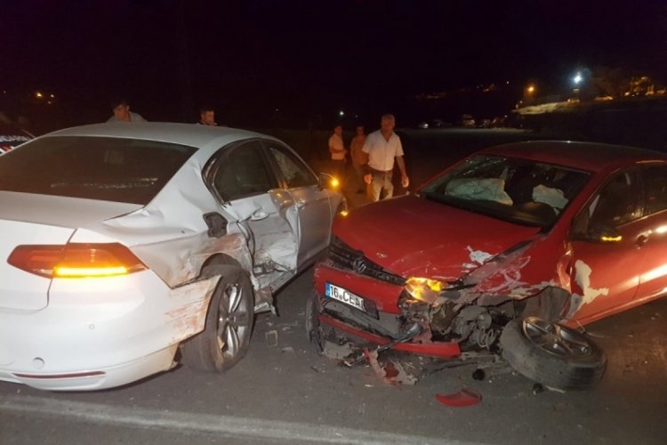Adıyaman'da feci kaza! İki otomobil &ccedil;arpıştı: 4 yaralı