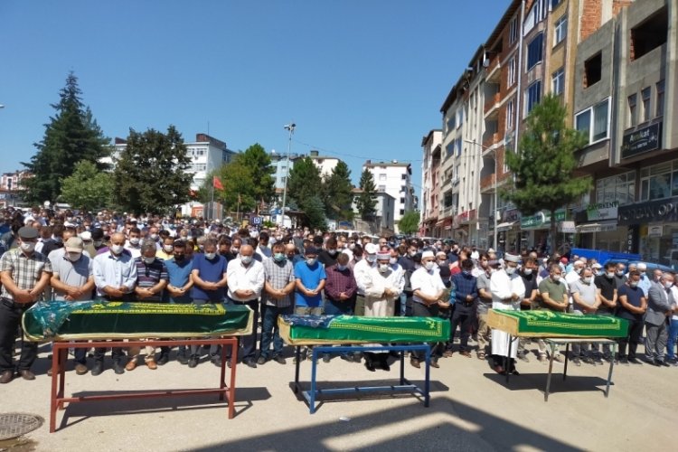 Ordu'da 14 yaşındaki &ccedil;ocuğun katlettiği ailesi son yolculuğuna uğurlandı