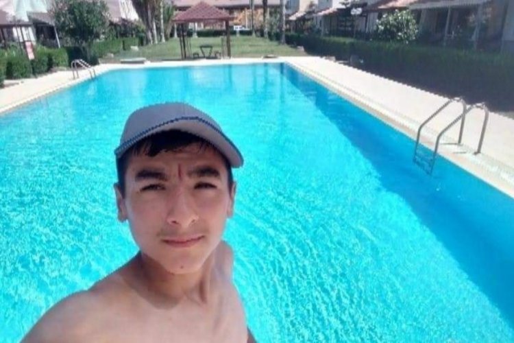 Bursa'da 15 yaşındaki gen&ccedil;, trakt&ouml;r&uuml;n altında kaldı!