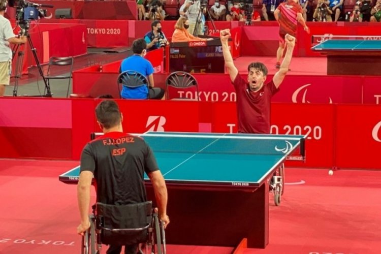 2020 Tokyo Paralimpik Oyunları'nda Abdullah &Ouml;zt&uuml;rk'ten altın madalya!