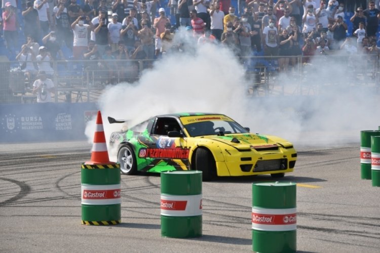 Driftin yıldızlarından Bursa'da g&ouml;vde g&ouml;sterisi