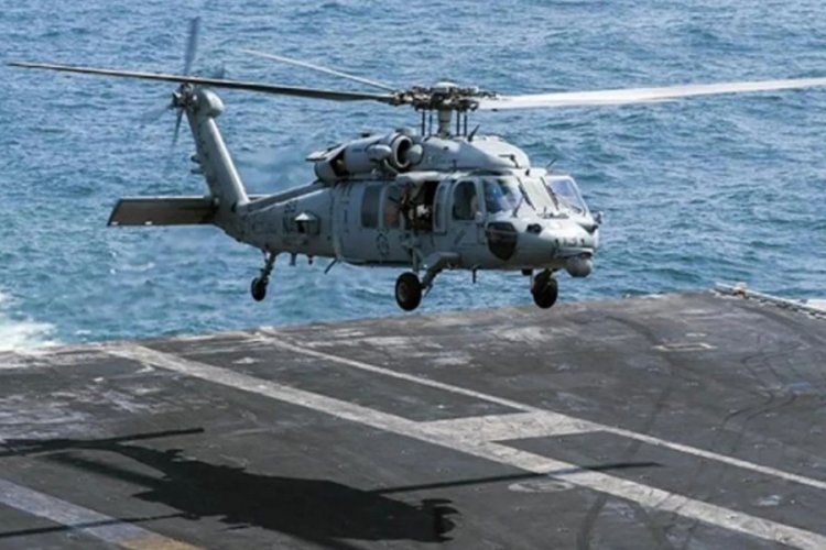 U&ccedil;ak gemisinden kalkan ABD helikopteri denize &ccedil;akıldı