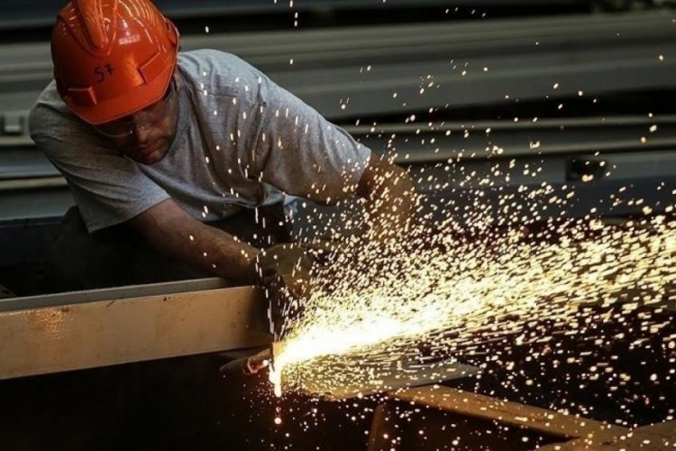 En y&uuml;ksek b&uuml;y&uuml;me hangi sekt&ouml;rde? T&uuml;ketim, ihracaat, sanayi ve hizmet sekt&ouml;r&uuml;...