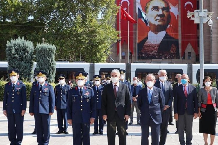 Eskişehir'in d&uuml;şmandan kurtuluşun 99'uncu yıl d&ouml;n&uuml;m&uuml; kutlandı