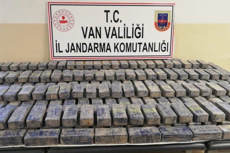 Van'da minib&uuml;ste 150 kilo eroin ele ge&ccedil;ti