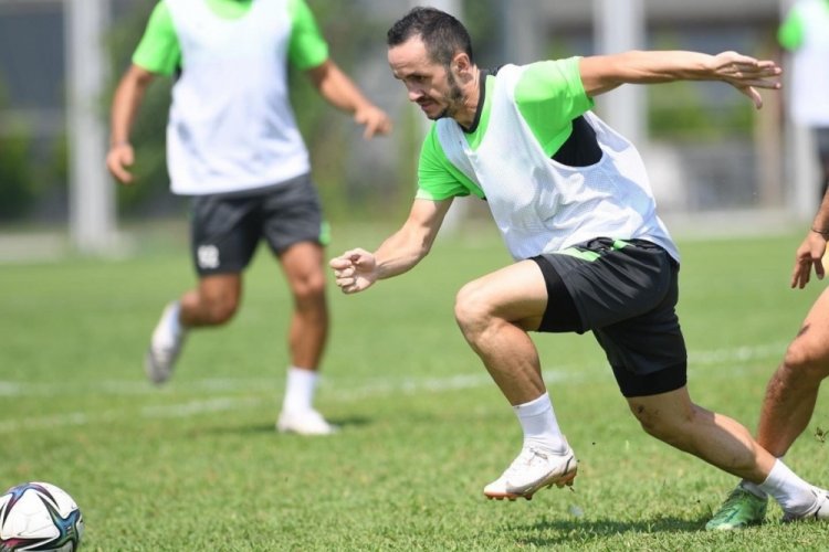 Bursaspor'un yeni transferi Namiq Alasgarov, L&uuml;ksemburg'a karşı 45 dakika oynadı
