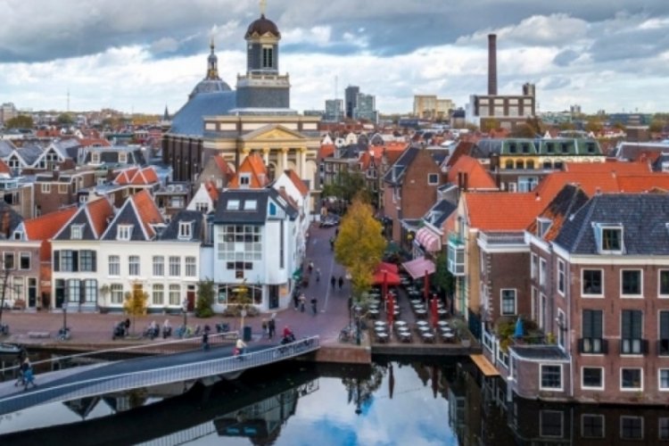 Hollanda'da 169 g&uuml;nd&uuml;r h&uuml;k&uuml;met kurulamadı