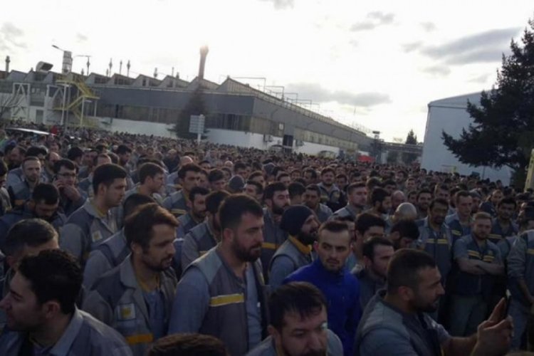 Bursa'da Renault fabrikasında işçiler eylem yaptı