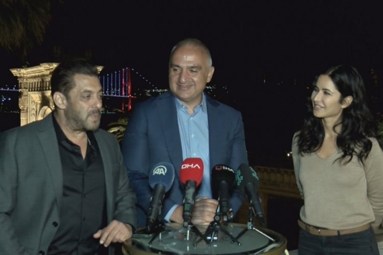 Bakan Nuri Ersoy, Bollywood sinemasının yıldızlarını &Ccedil;ırağan Sarayı'nda ağırladı