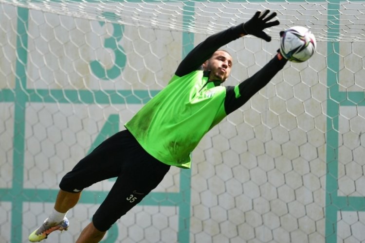 Bursaspor, idmanda duran top &ccedil;alışması yaptı