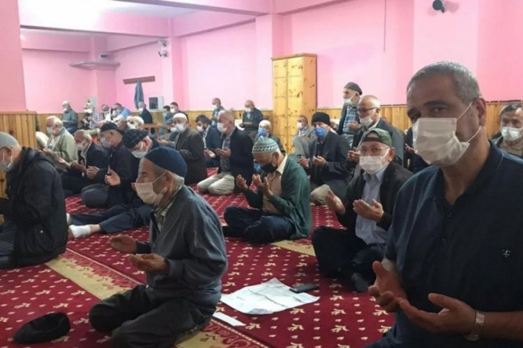 Giresun'da fındık &uuml;reticileri g&uuml;neş a&ccedil;ması i&ccedil;in dua etti