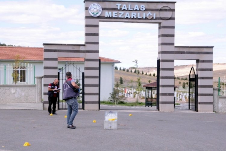 Kayser'de cenaze &ccedil;ıkışı silahlı kavga: 1 yaralı