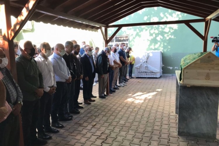 R&ouml;gar kapağına &ccedil;arpıp kazada &ouml;len kurye defnedildi