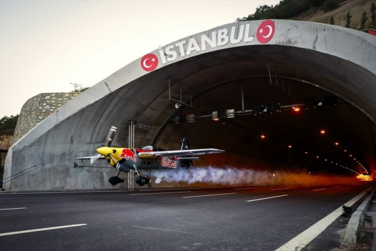 Kuzey Marmara Otoyolu'nda tarihe ge&ccedil;en u&ccedil;uş