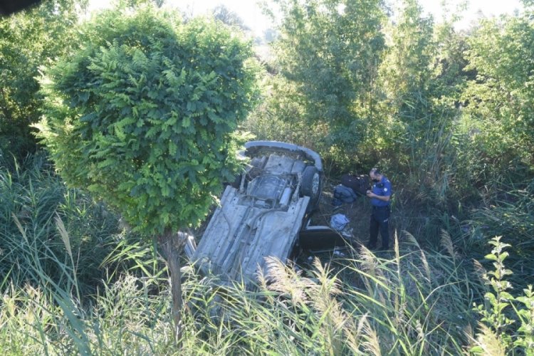 Sivas'ta otomobil şarampole devrildi: 6 yaralı