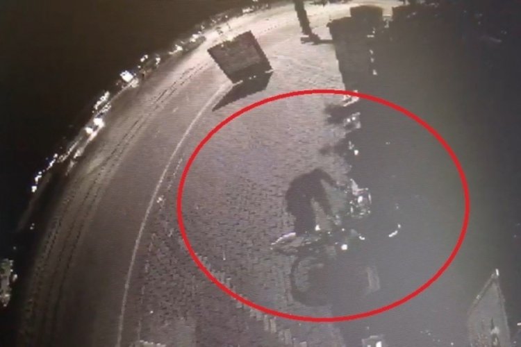 Bisiklet hırsızı kameraya yakalandı