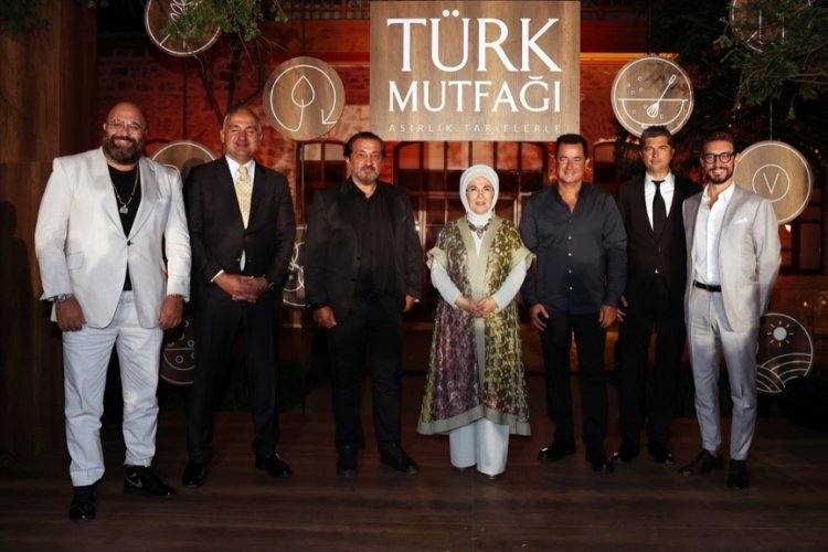 Emine Erdoğan "Asırlık Tariflerle T&uuml;rk Mutfağı" kitabının tanıtım programına katıldı