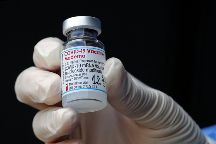Japonya'da Moderna serisinden aşı vurulan iki kişi öldü